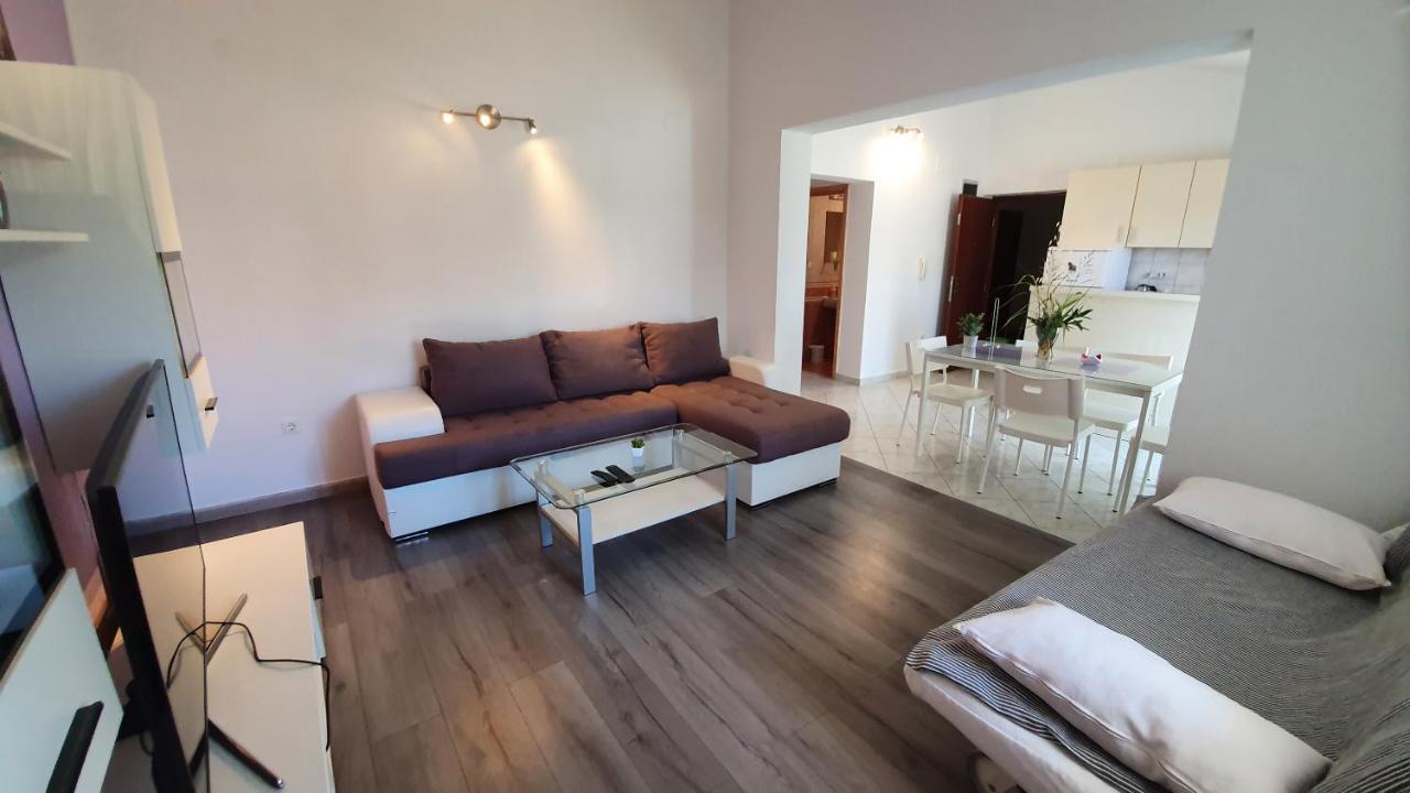 Apartments Miki Pag Town Zewnętrze zdjęcie