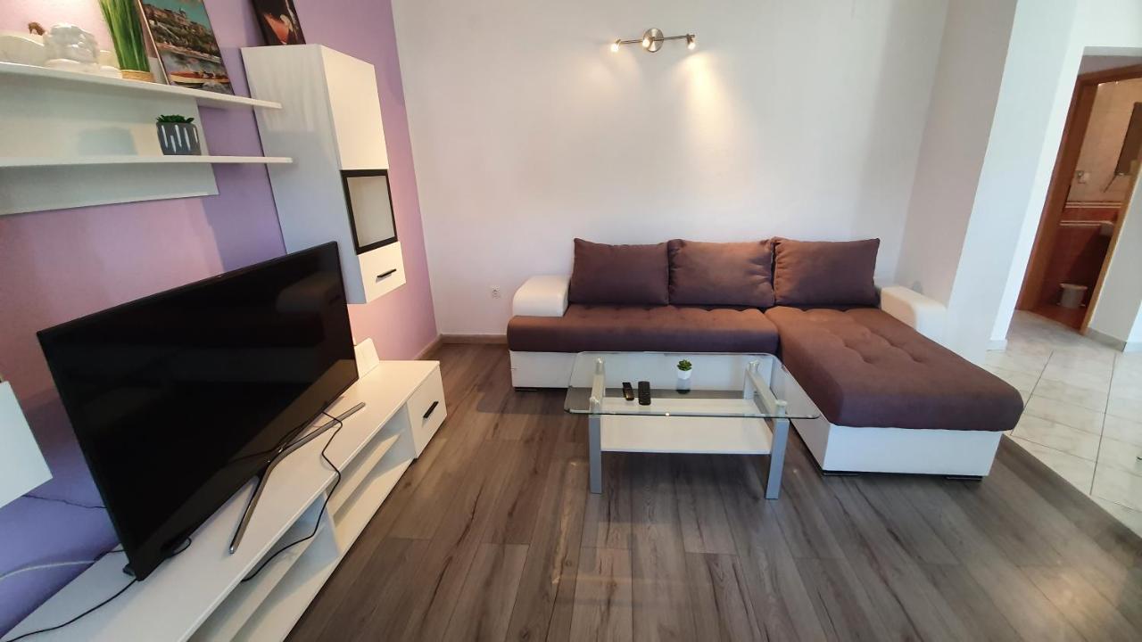 Apartments Miki Pag Town Zewnętrze zdjęcie