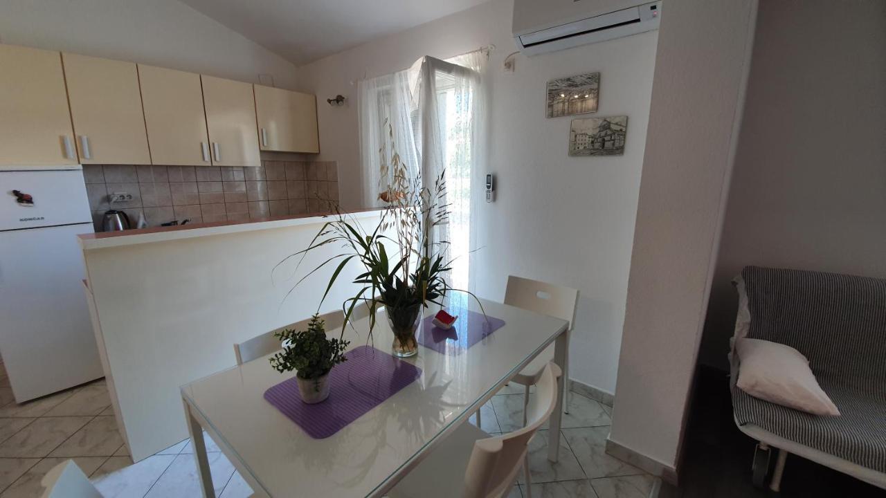 Apartments Miki Pag Town Zewnętrze zdjęcie