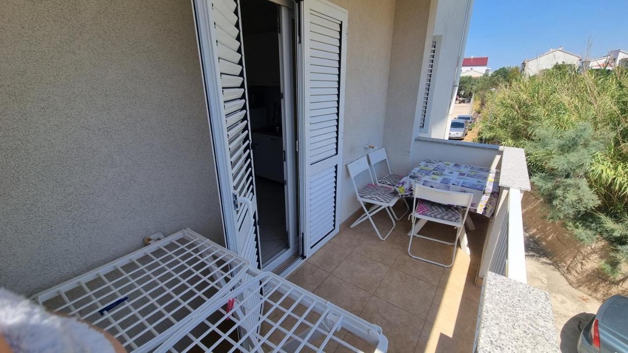 Apartments Miki Pag Town Zewnętrze zdjęcie