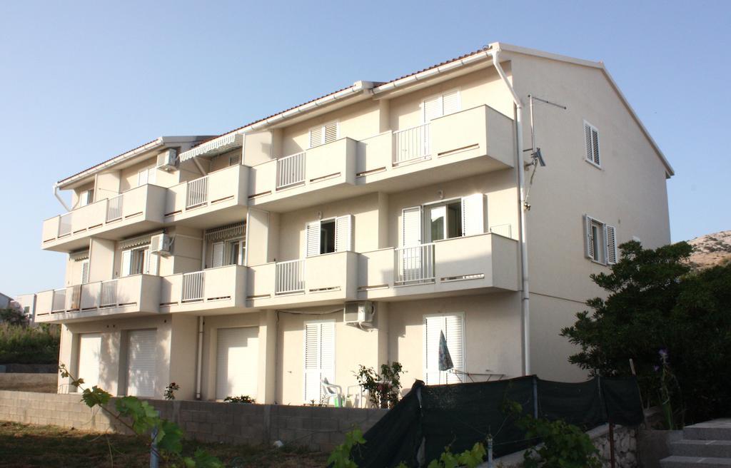 Apartments Miki Pag Town Zewnętrze zdjęcie